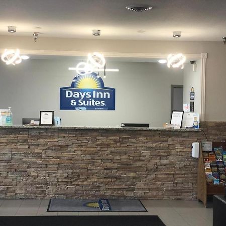 Days Inn & Suites By Wyndham Romeoville Εξωτερικό φωτογραφία