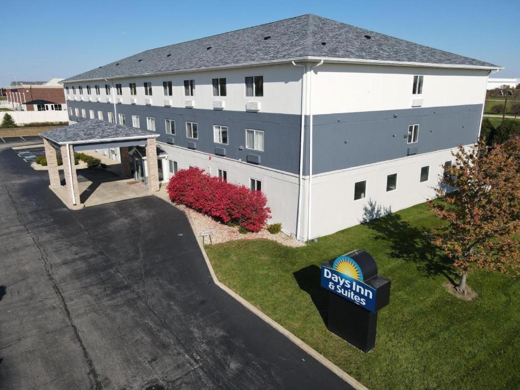 Days Inn & Suites By Wyndham Romeoville Εξωτερικό φωτογραφία