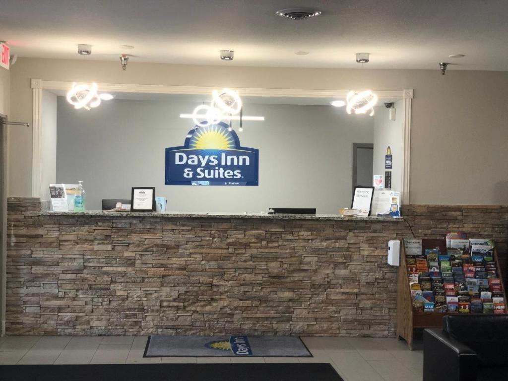Days Inn & Suites By Wyndham Romeoville Εξωτερικό φωτογραφία